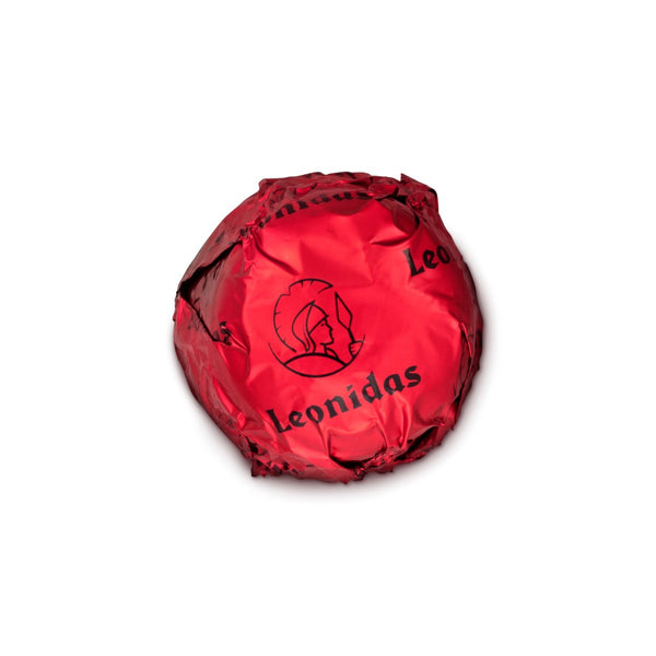 Cerise, pralina Leonidas din ciocolata neagra, cu visina Morello intreaga, alcoolizata in crema de lichior cherry, ambalata in foita rosie