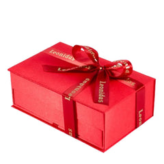 Bijoux - cutie cadou cu sertar, în formă de cutie de bijuterii, din mătase naturală roșie, cu 30 de praline de calitate,din ciocolata, elegantă, ideală pentru cadouri deosebite