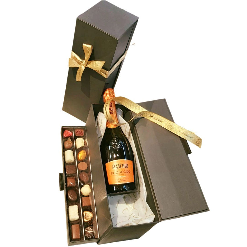 Cutie cadou elegantă cu sertar, neagră, cu 29 de praline Leonidas și o sticlă de prosecco Maschio,cadou personalizabil, pentru aniversări sau ocazii business
