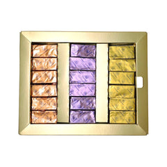 Cutia Gia Leonidas conține o selecție de 36 de praline Gia (Gianduja, Giamanda,Giantina). Cutia Gia este perfectă pentru a fi oferită cadou iubitorilor de arome pralinate, cu creme de alune de pădure