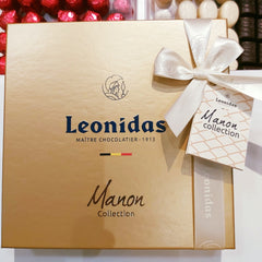 Manon Collection îmbracă un mix de praline fine din gama Manon, cu diverse arome și cremă aerată de unt, printre care și două sortimente noi: Manon Nougatine și Manon Raspberry